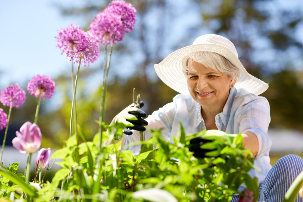 Senior Friendships: 6 Wonderful Ways To Make Friends When Living In A 55+ Community Senior friendships in South Jordan, Utah